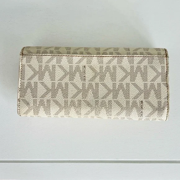 Michael Kors Callie Carryall monogrammed coated canvas handbag in vanilla Wallet - Picture 6 of 6